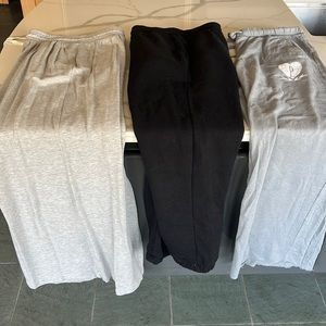 3 pairs sweatpants.